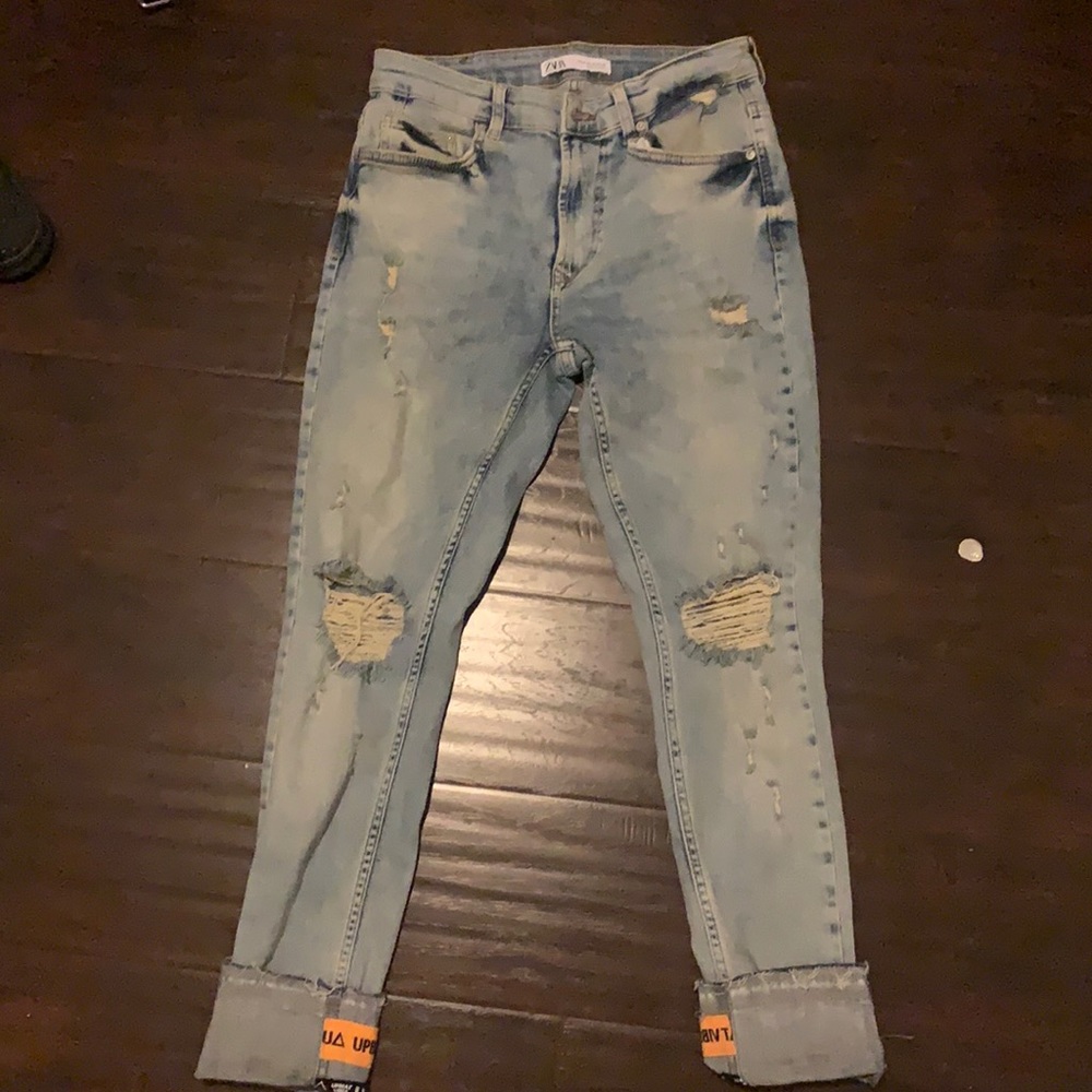 Zara men's size 30 distressed light blue wash jean